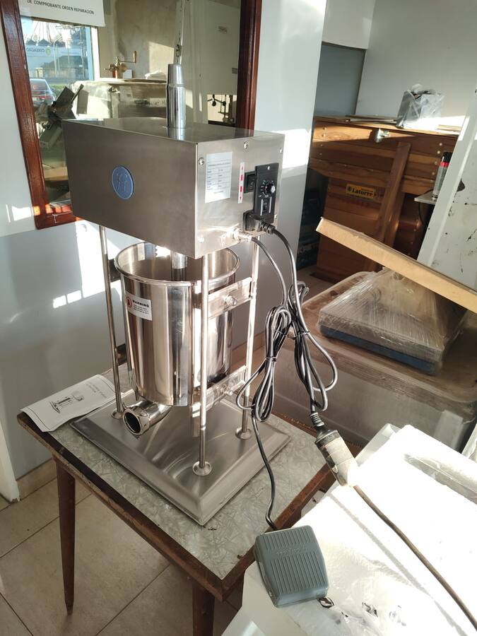 Embutidora Eléctrica Industrial