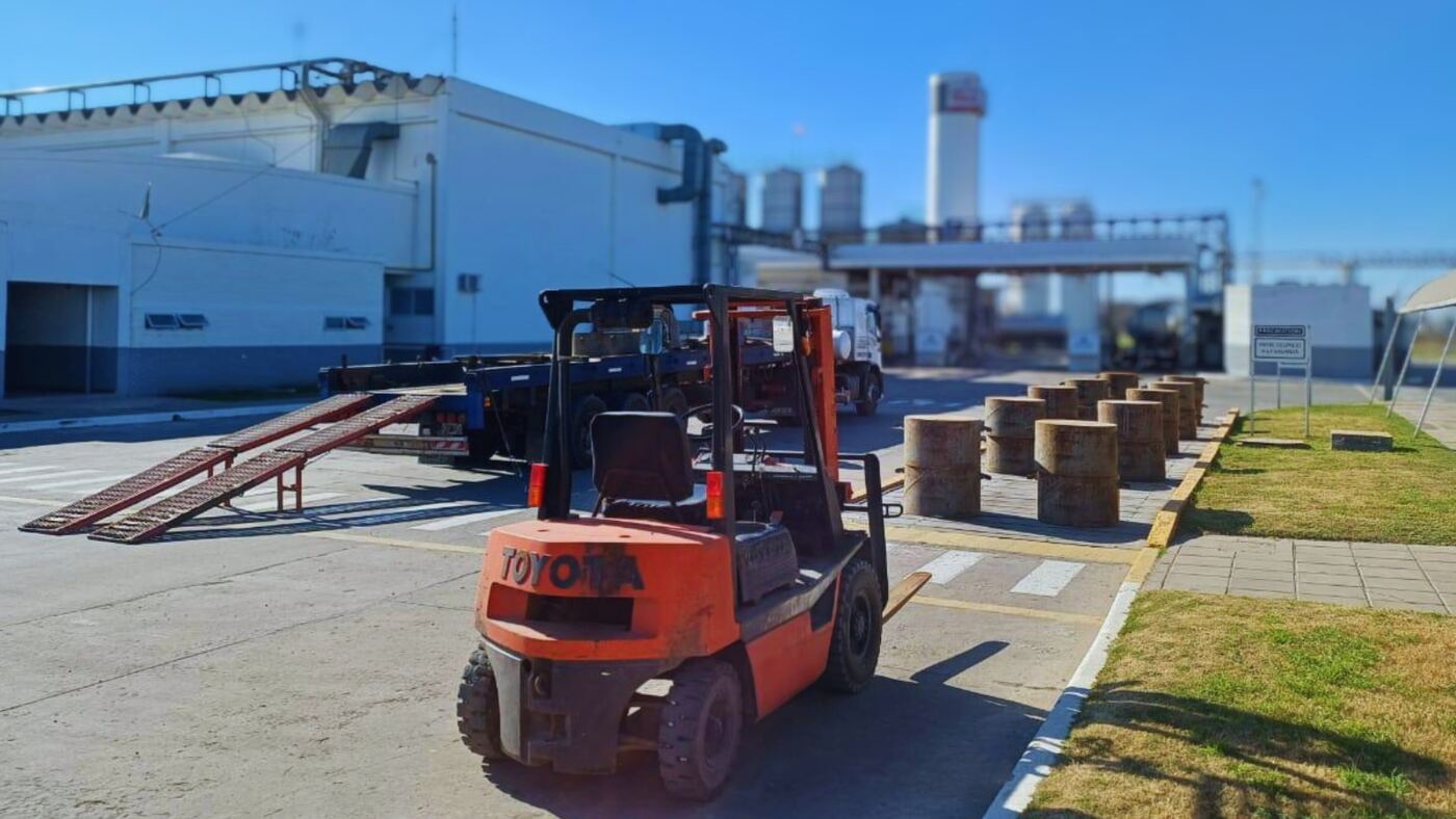 Autoelevador en planta de silos
